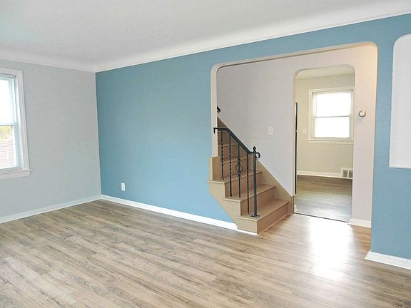 3rd image of 106 Cowles Ave