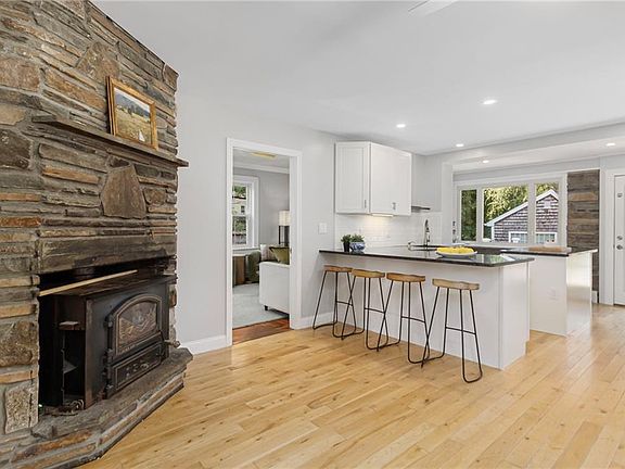 2nd image of 248 New Meadow Rd