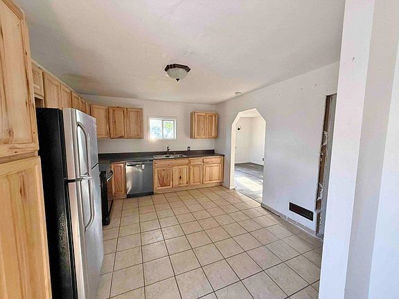 2nd image of 420 21st St NW