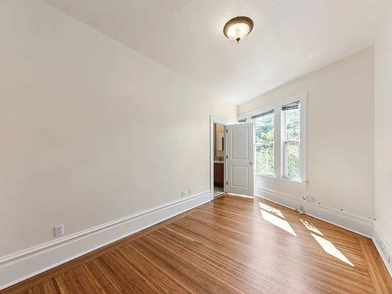 227 Chenery St — Photo 7