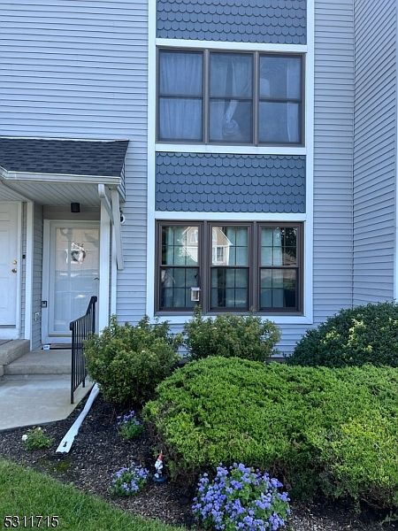 1st image of 134 Heritage Ln