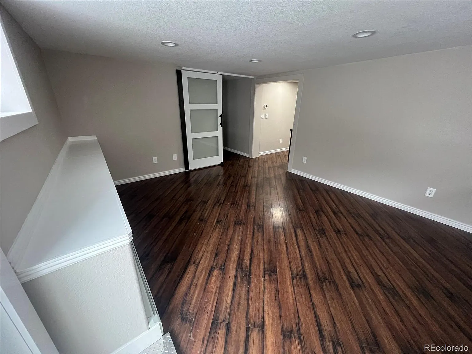 2 bed, 1.0 bath, 3150 sqft, $2,200 — Photo 3
