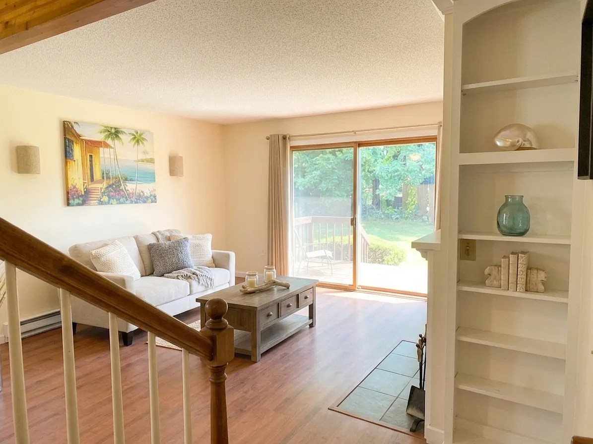 2 bed, 1.5 bath, 1168 sqft, $2,500 — Photo 1