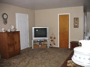 2nd image of 220 Winter St S