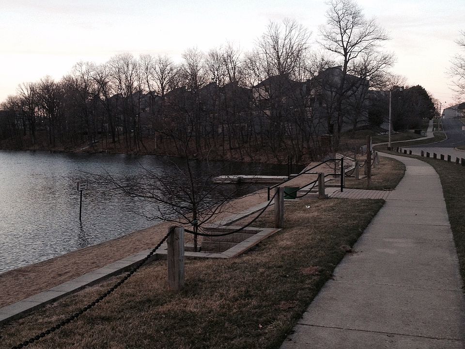 1st image of 7249 N Lakeside Ct #25