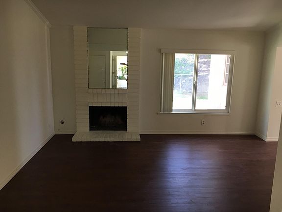 Fireplace. Vaulted Ceiling