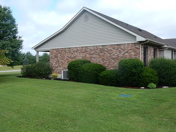 3rd image of 7650 Twin Oaks Dr