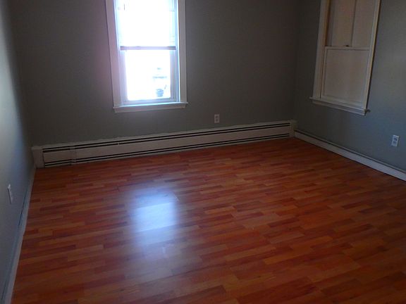 2nd image of 32 Hampshire St Floor 32