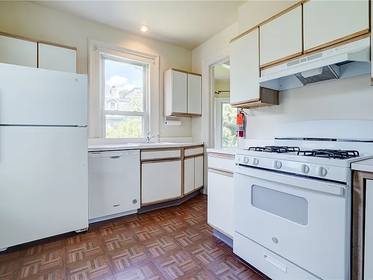 14 Vick Park #A — Photo 26