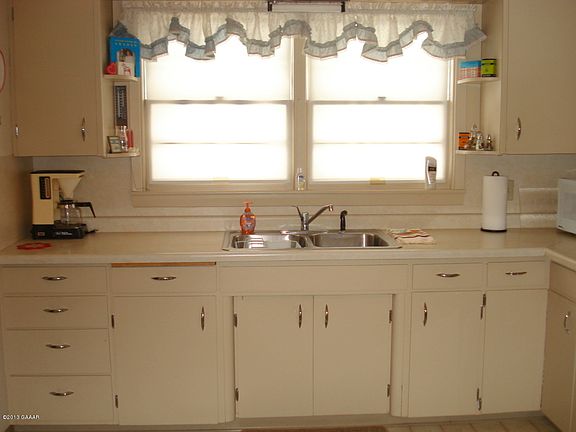 4th image of 614 S Otter Ave