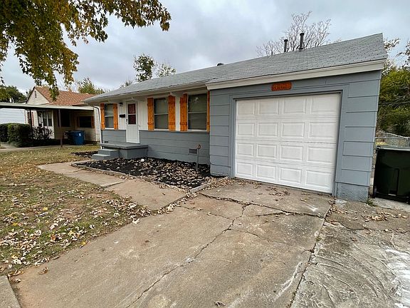 3rd image of 304 E Kerr Dr