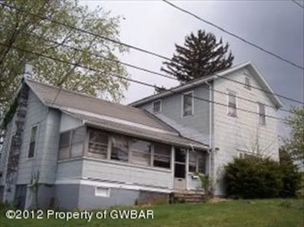 15 Price St, Plains, PA 18705