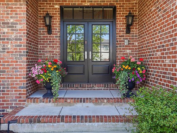 3rd image of 3212 Rollingridge Rd