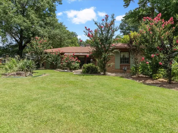 2141 Clarksville St, Paris, TX 75460