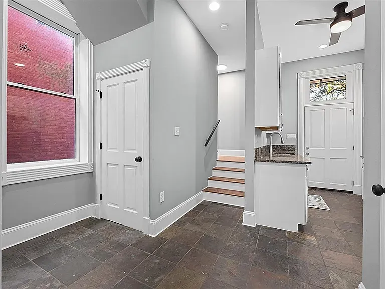 2 bed, 1600 sqft, $2,300 — Photo 3