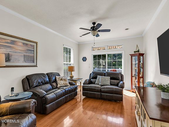 4th image of 39 Silverside Road
