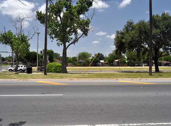 2nd image of 917 S 19th 1/2 St