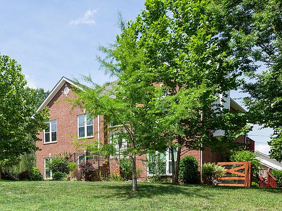 3rd image of 100 Wiggins Ct