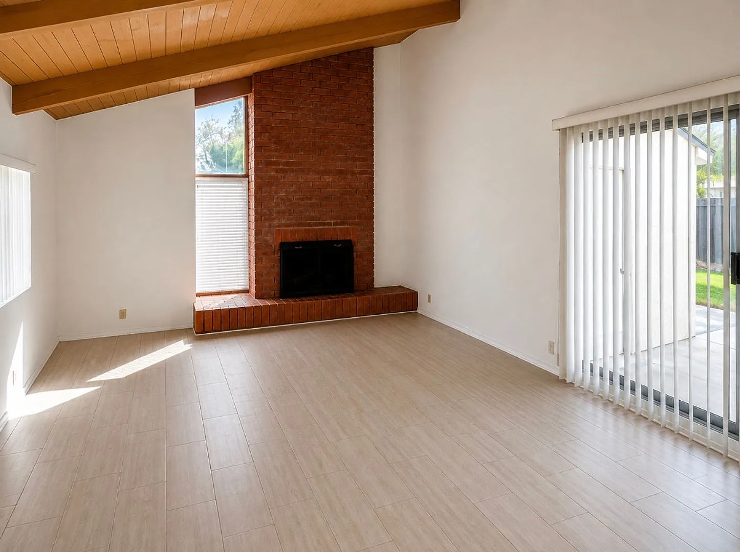 Charming 3-Bedroom Home in Desirable Deerfield Community of Irvine — Photo 3