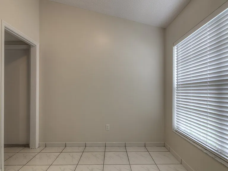 8344 Fort Thomas Way — Photo 10