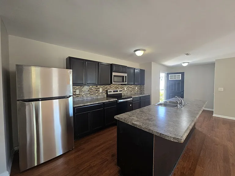 1728 Joseph Hewes Ct — Photo 3