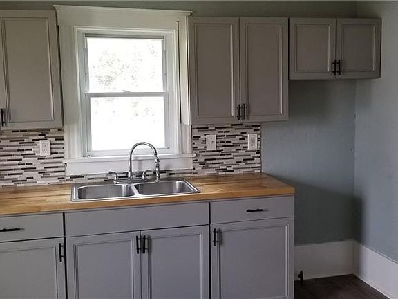 4th image of 2403 E 33rd St