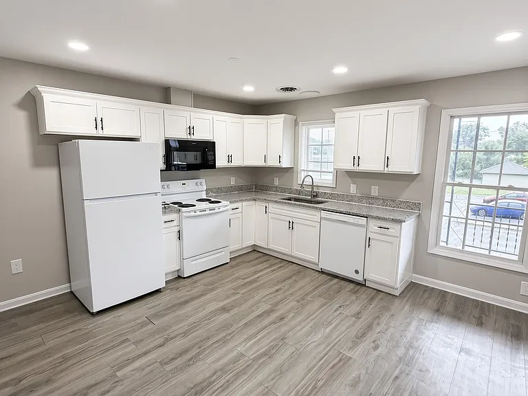 3000 Winchester Ave #20 — Photo 6