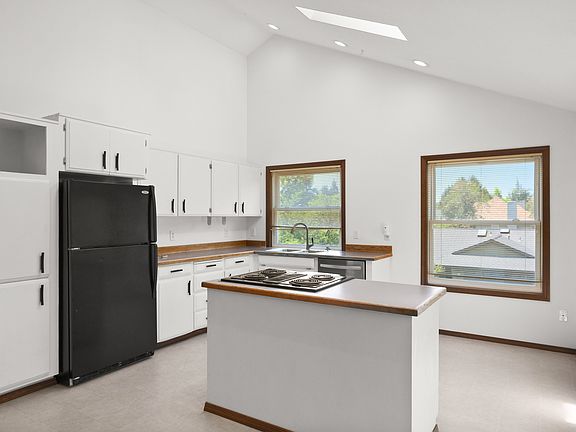 5 - Kitchen_08062021