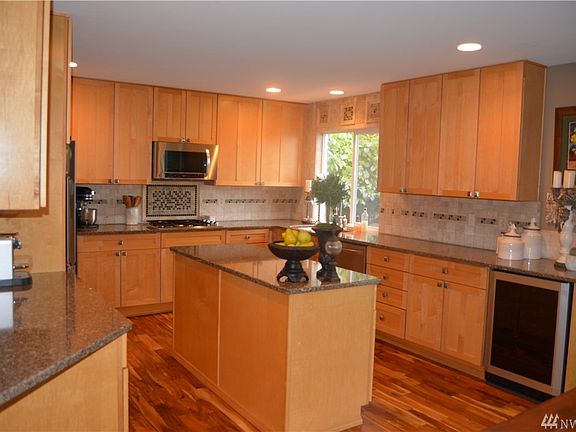 5th image of 11107 50th Ave SE