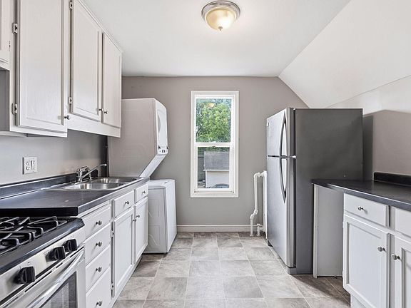 5th image of 738 Watson Ave