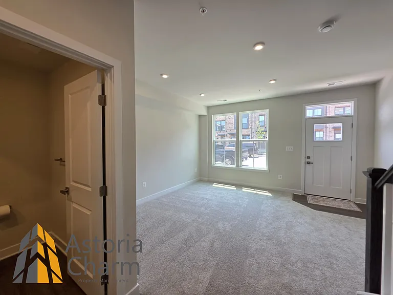 2928 Maisel St — Photo 5