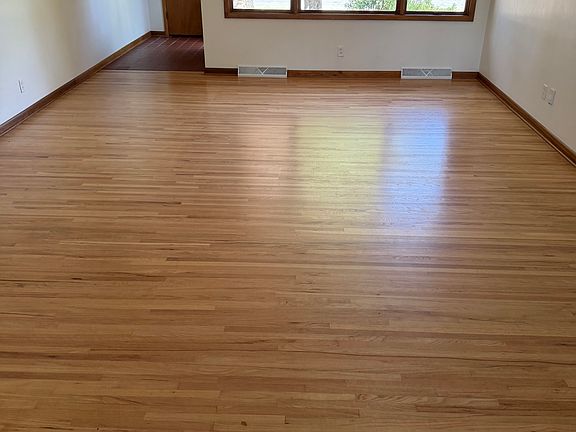 5th image of 1049 N Armour St
