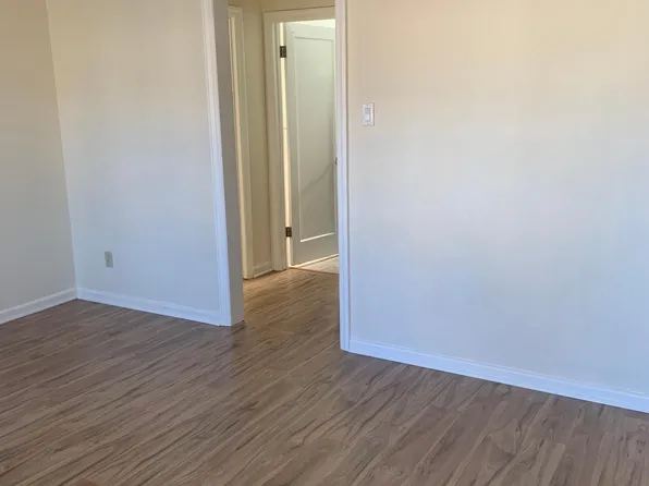 124 Constance Ct, Saint Ann, MO 63074