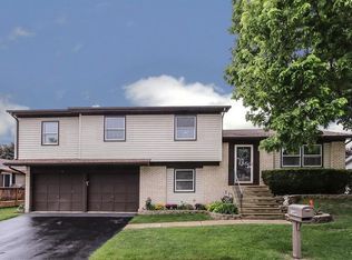 1649 W Bayside Ct, Hoffman Estates, IL 60192