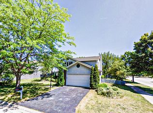 1552 Acorn Ct, Gurnee, IL 60031