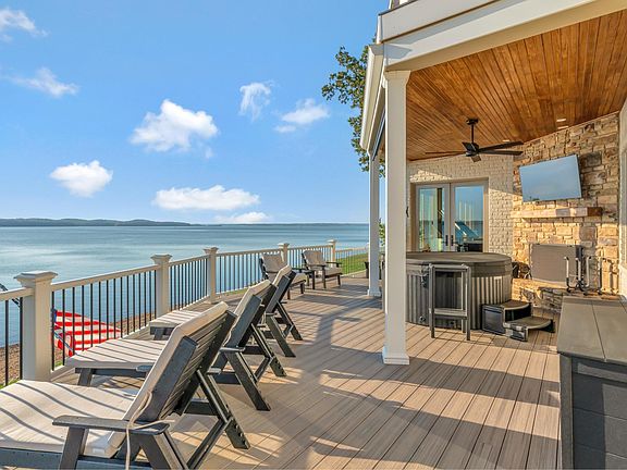 6th image of 572 Eagle Shore Dr