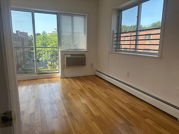 3rd image of 16112 71st Ave