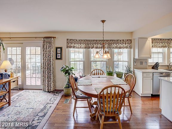 Breakfast room