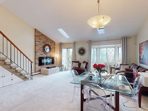 4th image of 1411 Royce St #C