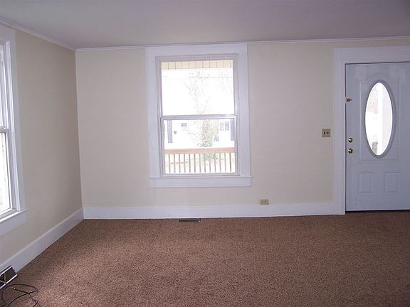 2nd image of 223 W Cherry St