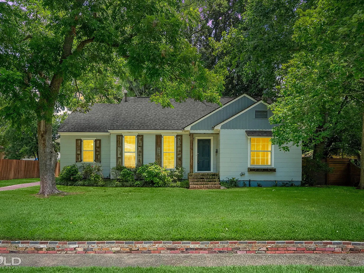 4 bed, 2060 sqft, $2,400 — Photo 3