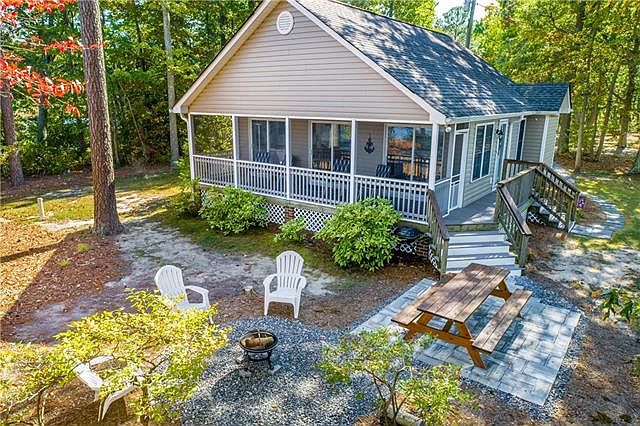 1st image of 271 Dogwood Ln