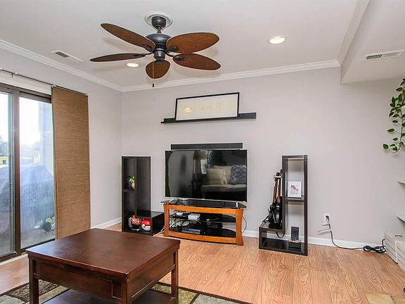 3rd image of 200 Briarcrest Dr Unit 114