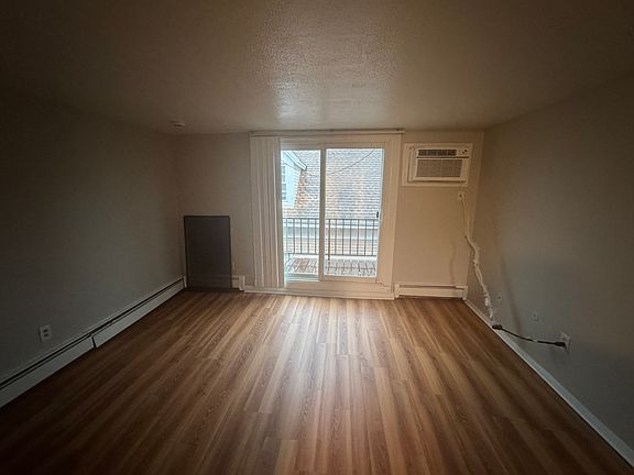 2nd image of 25 Hamilton Ave APT 14