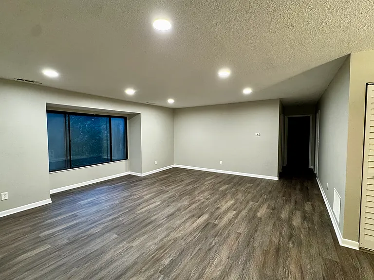6 Thayer Pond Dr #17 — Photo 3