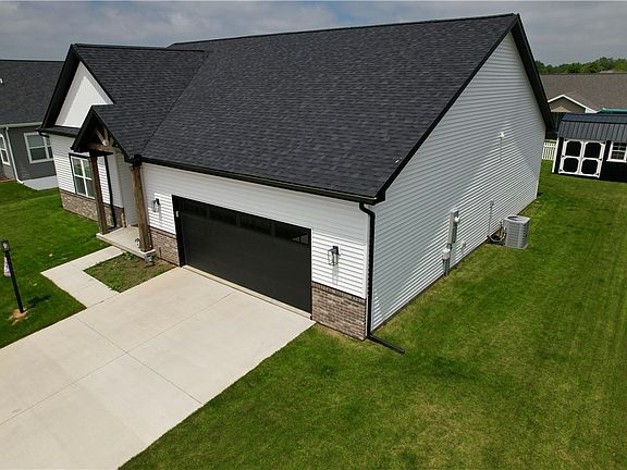 4th image of 1604 Hillshire Dr