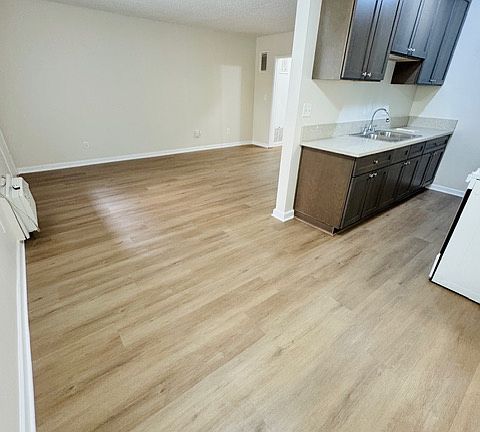 2nd image of 405 E Fairview Ave #3