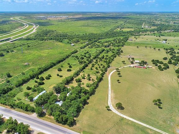 3rd image of 10901 Fm 812 Rd