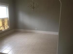 5th image of 828 Alexander St SE #1