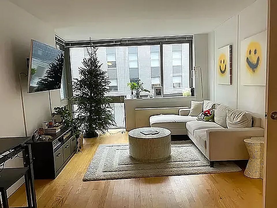 1st image of 20 John St #11C